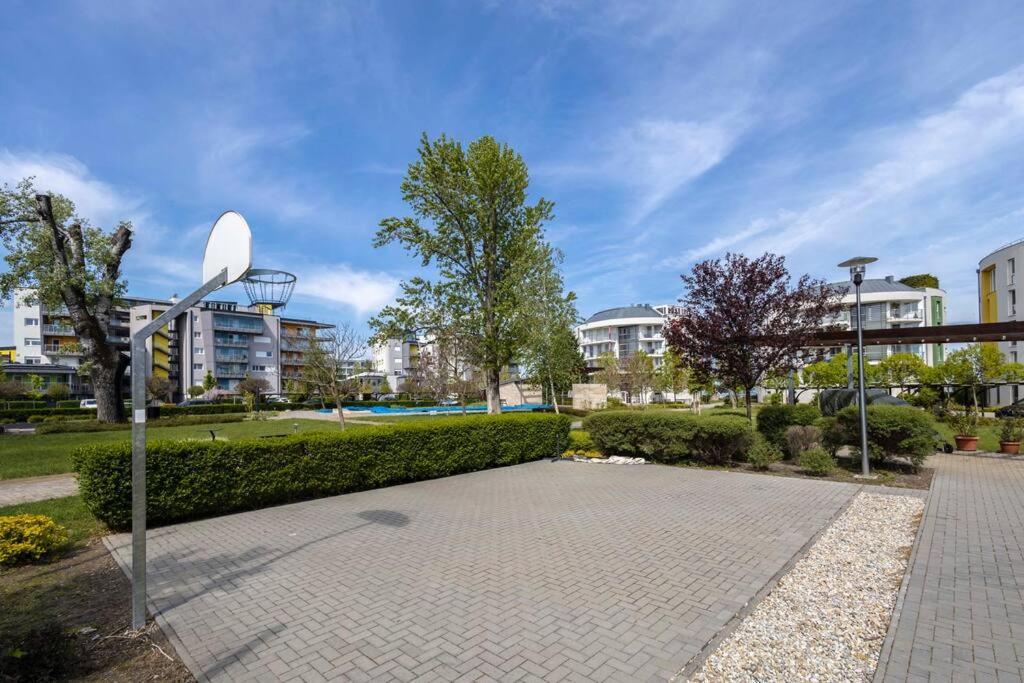 Appartamento Admiral Pearl Siófok Esterno foto